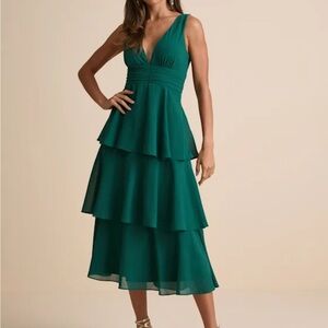 NWT Lulu's Celebration Time Emerald Green Sleeveless Tiered Midi Dress